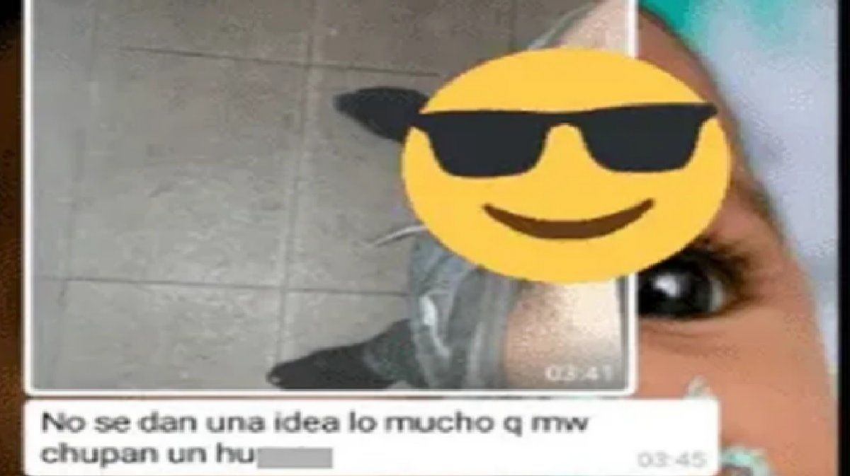 Mostró el pene en el grupo de WhatsApp del edificio