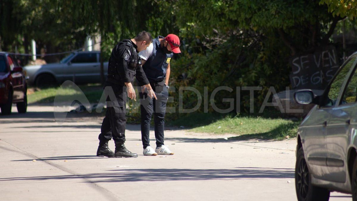Policías realizaron el peritaje en la zona donde se dio el ataque armado.&nbsp;