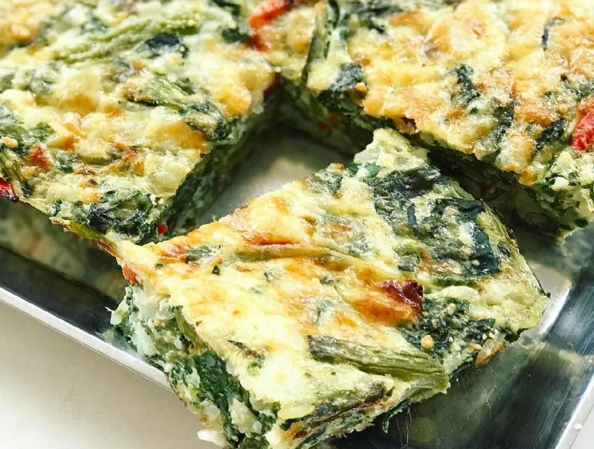 Los brownies de espinaca y queso son una excelente opción para incorporar verduras a tu dieta. Los brownies de espinaca y queso son una excelente opción para incorporar verduras a tu dieta.