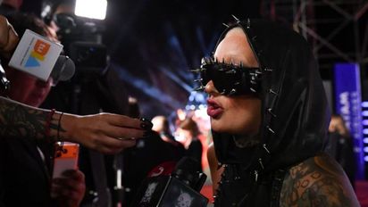 Furia Scaglione debutó en la Gala de Viña del Mar y sorprendió con un polémico look