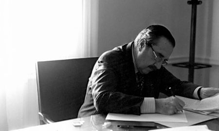 Alfonsín logró introducir cambios en la Reforma Constitucional del 94. Alfonsín logró introducir cambios en la Reforma Constitucional del 94.