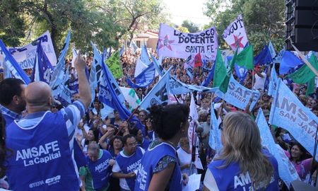paritarias 2018: miercoles de paro y movilizacion paritarias 2018: miercoles de paro y movilizacion