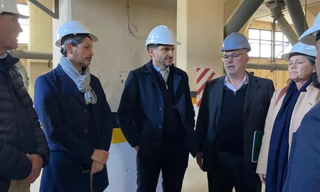 Maximiliano Pullaro&nbsp;aseguró que el campo sostiene el equilibrio fiscal y la balanza comercial, porque es quien trae los dólares y pidió con mucha fuerza que se terminen las retenciones.