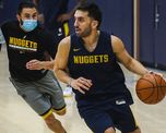 Facundo Campazzo y Denver Nuggets enfrentan a Phoenix Suns por la próxima fecha de la NBA. Facundo Campazzo y Denver Nuggets enfrentan a Phoenix Suns por la próxima fecha de la NBA.