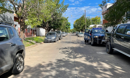 El violento golpe tuvo lugar este sábado al mediodía en un local de barrio Mayoraz. El violento golpe tuvo lugar este sábado al mediodía en un local de barrio Mayoraz.