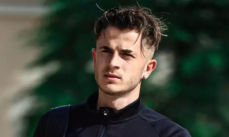 Se creó un perfil en Tinder y su equipo decidió rescindirle el contrato. Se creó un perfil en Tinder y su equipo decidió rescindirle el contrato.