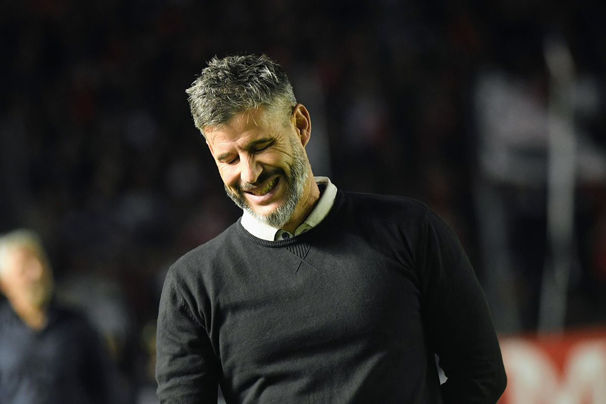 El entrenador sabalero Ariel Pereyra no le encuentra la vuelta al equipo: Colón volvió a perder y está afuera de los puestos de reducido. El entrenador sabalero Ariel Pereyra no le encuentra la vuelta al equipo: Colón volvió a perder y está afuera de los puestos de reducido.