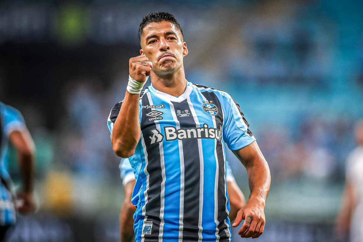 Luis Suárez se irá del Gremio al finalizar la temporada en Brasil. Luis Suárez se irá del Gremio al finalizar la temporada en Brasil.