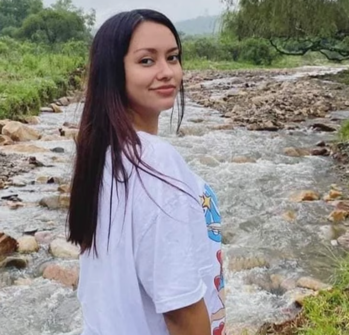 Familiares y allegados a la víctima convocaron a una manifestación para mañana a las 20 en la plaza central de General Güemes, a la cual pidieron concurrir con velas, carteles y ropa de color morado. Familiares y allegados a la víctima convocaron a una manifestación para mañana a las 20 en la plaza central de General Güemes, a la cual pidieron concurrir con velas, carteles y ropa de color morado.