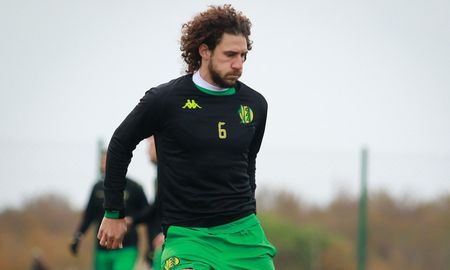 A sus 40 años, Fabricio Coloccini anunció su retiro como jugador profesional. A sus 40 años, Fabricio Coloccini anunció su retiro como jugador profesional.