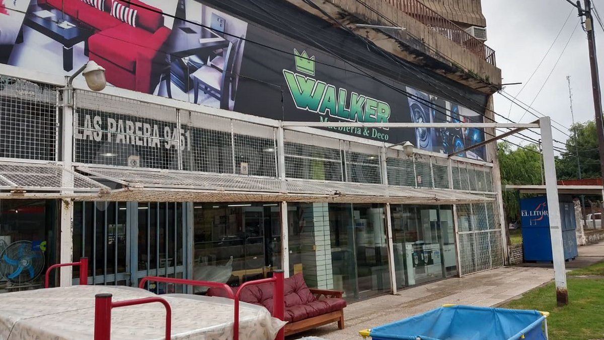 El negocio que fue blanco de los rufianes está ubicado en Blas Parera al 9400.