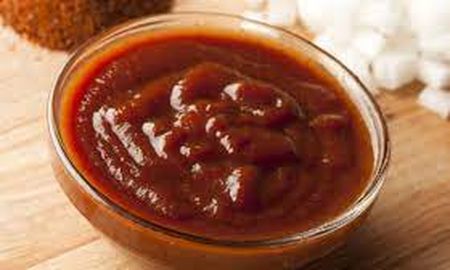 La salsa barbacoa es una salsa que se suele servir con carnes a la parrilla o al horno. La salsa barbacoa es una salsa que se suele servir con carnes a la parrilla o al horno.