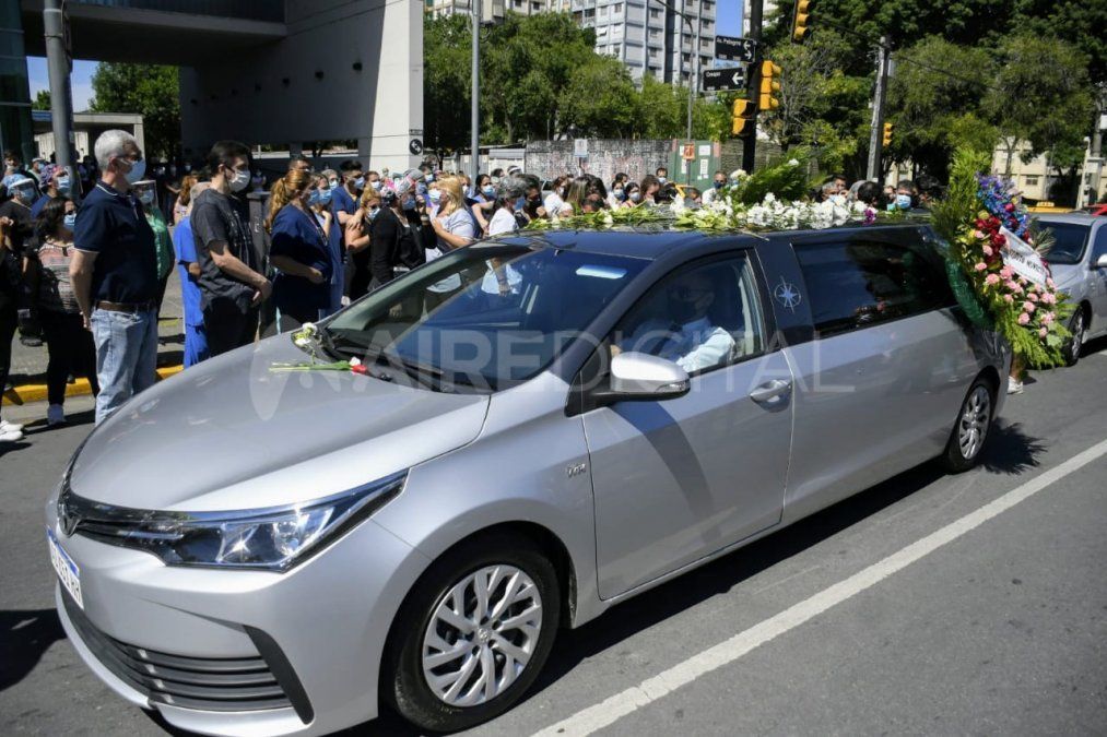 Triste despedida a una enfermera del Heca que murió por coronavirus