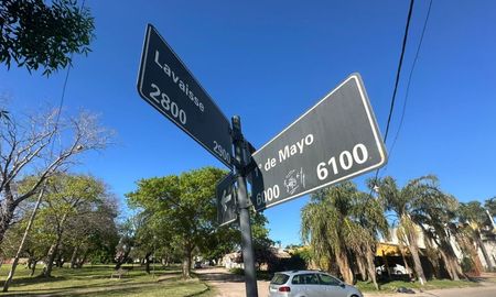 Un joven fue asaltado en la puerta de su casa de barrio Mayoraz cuando volvía a su hogar en su moto. Un joven fue asaltado en la puerta de su casa de barrio Mayoraz cuando volvía a su hogar en su moto.