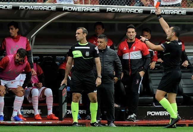 Huracán: Nadur se metió en el vestuario de Espinoza