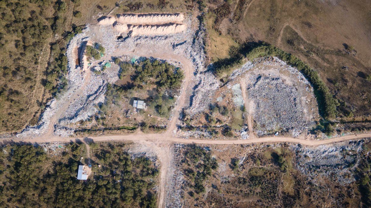 El basural está ubicado en Callejón Pintos