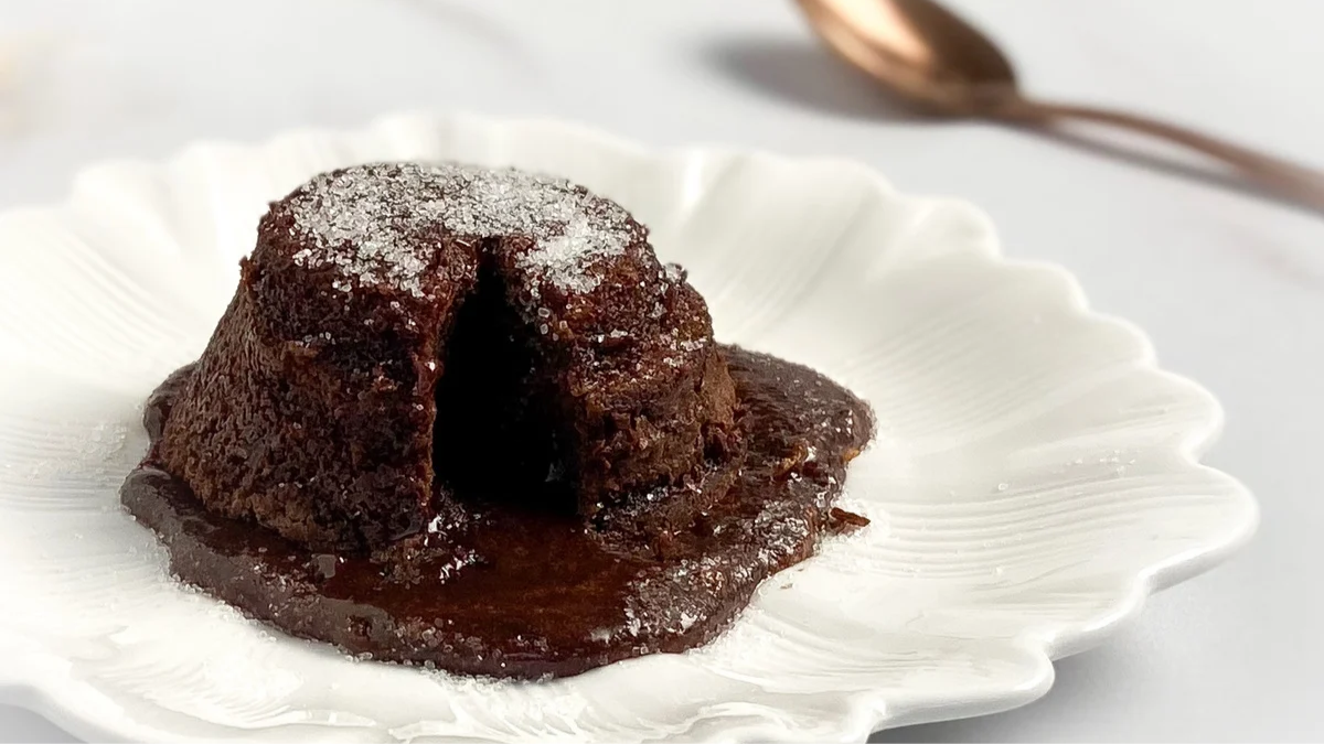 El petit gâteau es un postre francés que destaca por ser delicioso y sencillo de hacer. El petit gâteau es un postre francés que destaca por ser delicioso y sencillo de hacer.