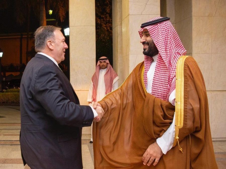 Pompeo y el príncipe heredero saudita estudian una respuesta a los ataques contra refinerías