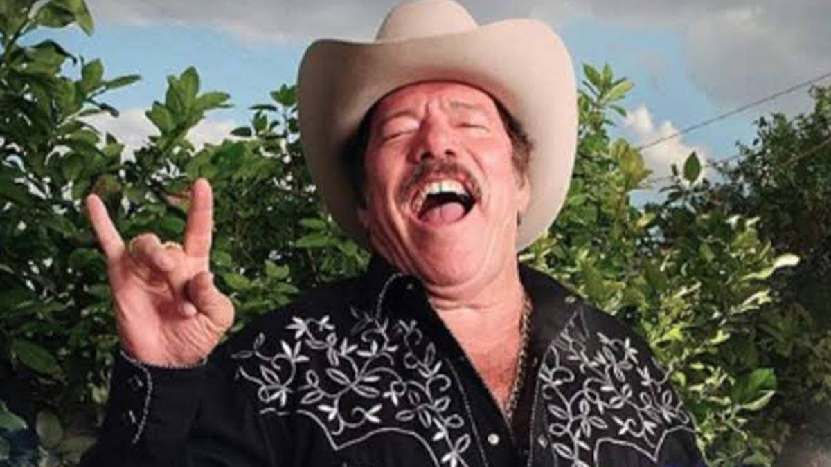 Tras la reciente polémica de Lalo Mora por tocarle un seno a una seguidora