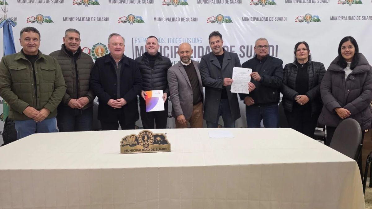 El acta se firmó en la localidad de Suardi, en el departamento San Cristóbal, y participaron el senador Felipe Michlig y el ministro Gustavo Puccini.