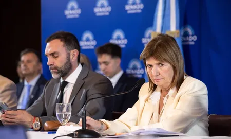 La Libertad Avanza sumó un nuevo respaldo del peronismo para aprobar el viernes próximo en el Senado el Presupuesto 2026. La Libertad Avanza sumó un nuevo respaldo del peronismo para aprobar el viernes próximo en el Senado el Presupuesto 2026.