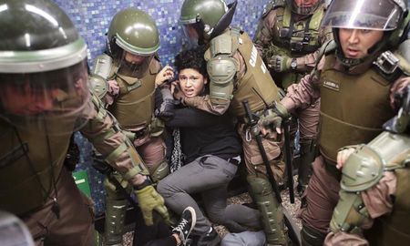 constatan abuso de fuerza en represiones y centros de detencion en chile constatan abuso de fuerza en represiones y centros de detencion en chile