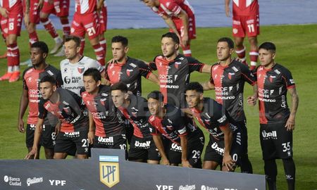 Colón se juega todo en la Copa de la Liga Profesional. Colón se juega todo en la Copa de la Liga Profesional.