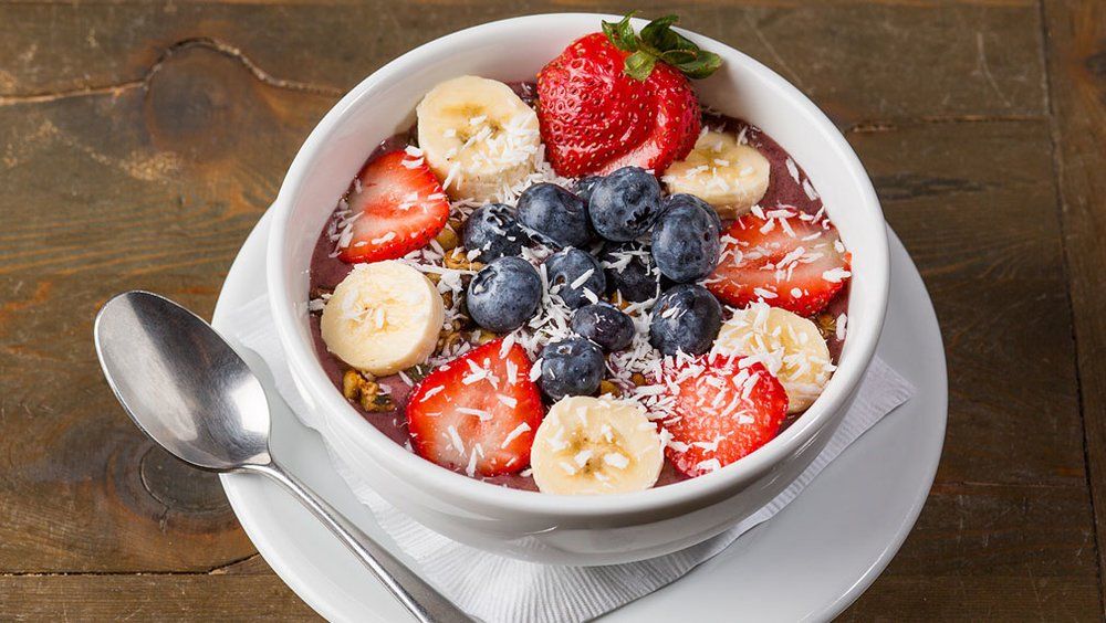 Integrarlo en el desayuno con otras frutas es una de las mejores formas de arrancar el día con energía