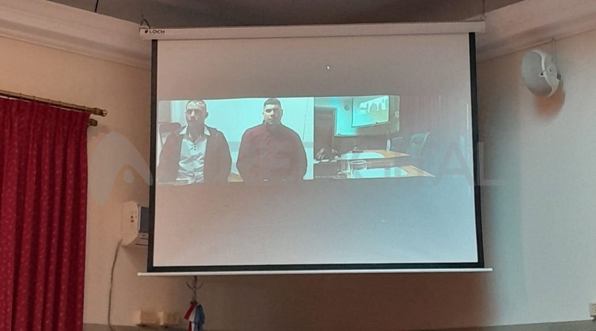 Los hermanos Pérez (Hugo, izquierda, y Mario, derecha) presencian el juicio desde la cárcel de Coronda. Los hermanos Pérez (Hugo, izquierda, y Mario, derecha) presencian el juicio desde la cárcel de Coronda.