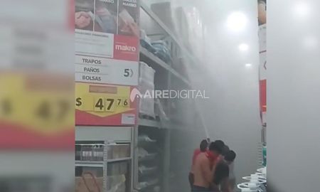 incendio en un reconocido supermercado mayorista de la ciudad incendio en un reconocido supermercado mayorista de la ciudad