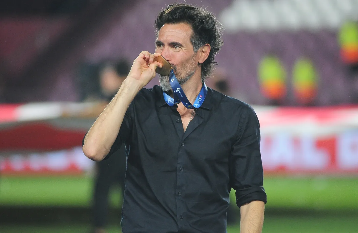 Eduardo Domínguez sacó campeón a Estudiantes de la Copa Argentina 2023. Eduardo Domínguez sacó campeón a Estudiantes de la Copa Argentina 2023.