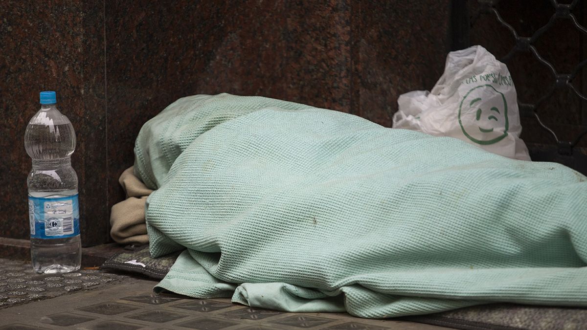 En su mayoría, las personas que se encuentran en situación de calle son varones de entre 25 y 50 años (imagen ilustrativa).