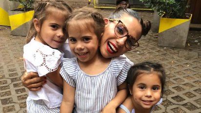 Cinthia Fernández introdujo a sus hijas en el universo youtubers: 