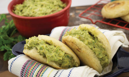 Arepas de pollo y palta: la receta sencilla para disfrutar de un plato venezolano auténtico Arepas de pollo y palta: la receta sencilla para disfrutar de un plato venezolano auténtico