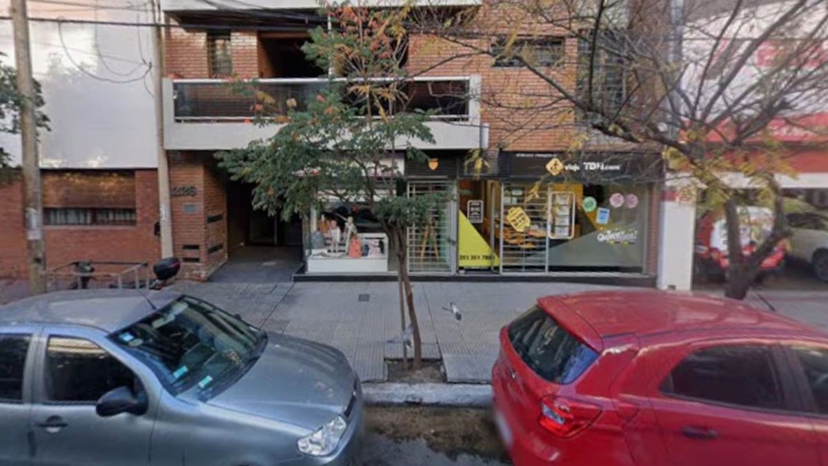 El episodio ocurrió dentro del ascensor de un edificio en Córdoba.