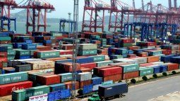 La balanza comercial registró déficit de u$s 122 millones en febrero La balanza comercial registró déficit de u$s 122 millones en febrero