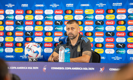 Walter Samuel, técnico de la Selección Argentina ante Perú. Walter Samuel, técnico de la Selección Argentina ante Perú.
