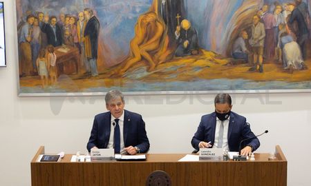 El intendente Emilio Jatón junto al presidente del Concejo Leandro González. El intendente Emilio Jatón junto al presidente del Concejo Leandro González.
