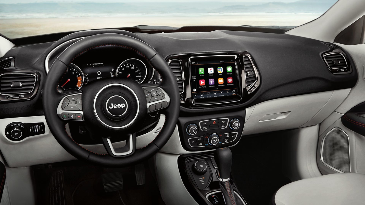 El interior del Jeep Compass. El interior del Jeep Compass.