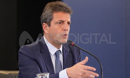 El ministro de Economía, Sergio Massa, avanzó este jueves en Washington en las negociaciones con el Club de París para renegociar la deuda por US$ 2.400 millones. El ministro de Economía, Sergio Massa, avanzó este jueves en Washington en las negociaciones con el Club de París para renegociar la deuda por US$ 2.400 millones.