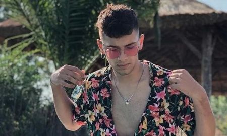 Lucas trabaja en un boliche de Palermo Lucas trabaja en un boliche de Palermo