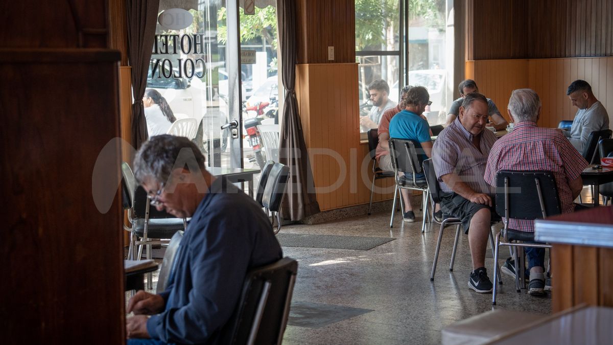 Comercios y hoteles que facturen hasta 180 millones de pesos anuales comenzarán a tributar Ingresos Brutos con una alícuota reducida del 2,5% en Santa Fe.