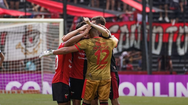 Colón venció por 1-0 a Atlético Tucumán por la fecha 11 de la Copa de la Liga.