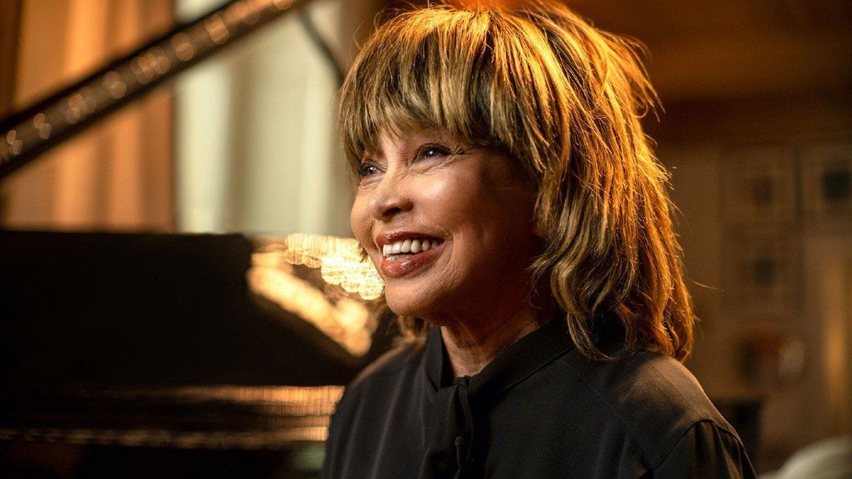 Tina Turner presentó su nuevo libro autobiográfico.