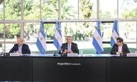 El jefe de Gobierno porteño, Horacio Rodríguez Larreta, el presidente Alberto Fernández y el gobernador de Buenos Aires, Axel Kicillof. El jefe de Gobierno porteño, Horacio Rodríguez Larreta, el presidente Alberto Fernández y el gobernador de Buenos Aires, Axel Kicillof.