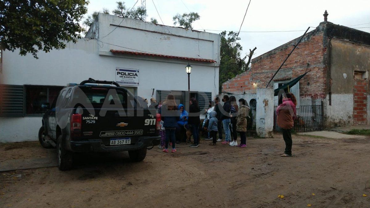 La Subcomisaría 6° es la única dependencia policial en La Guardia y, según los vecinos, cuenta con tres policías por turno, además de tener una población carcelaria de 36 presos.