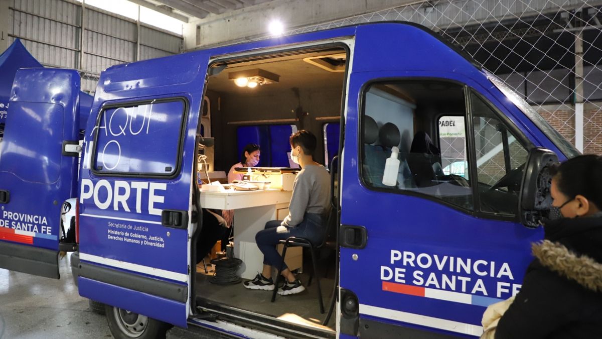 Tramitar el DNI, renovarlo y cambiar domicilio, son algunos de los trámites que se pueden realizar.