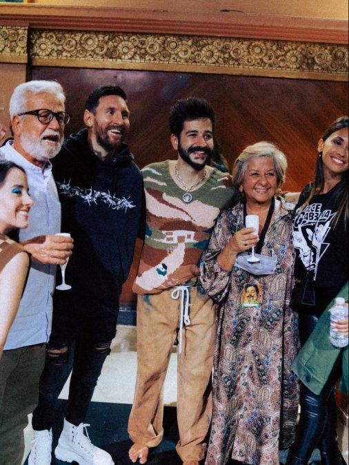 Antonela Roccuzzo y Lionel Messi disfrutaron del show.