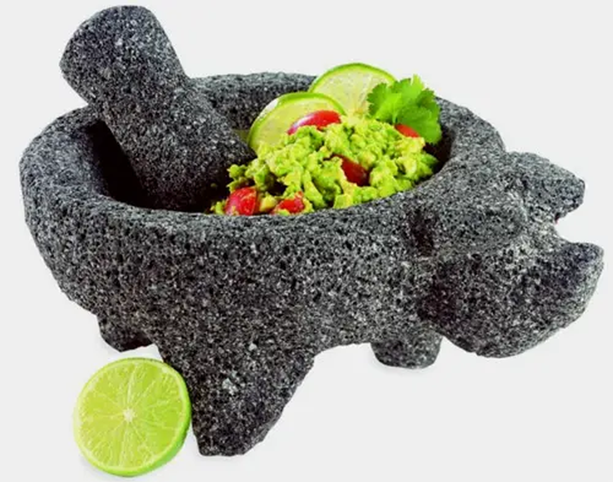Es común que los molcajetes de México tengan forma de cerdo. 