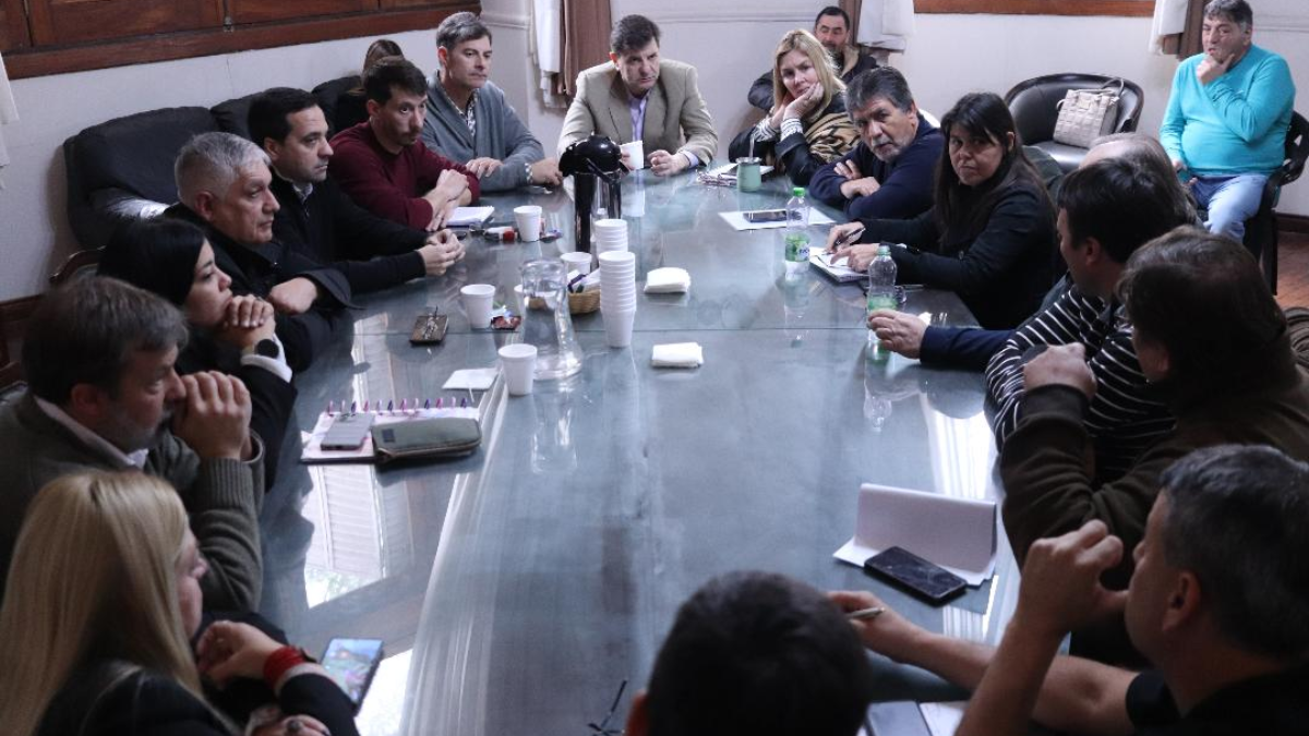 Los representantes de Festram y de gobiernos locales se reunieron este miércoles.